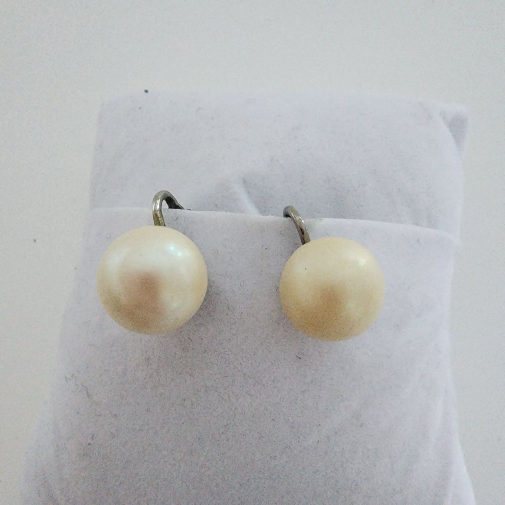 Vintage large faux pearl clip on earrings
